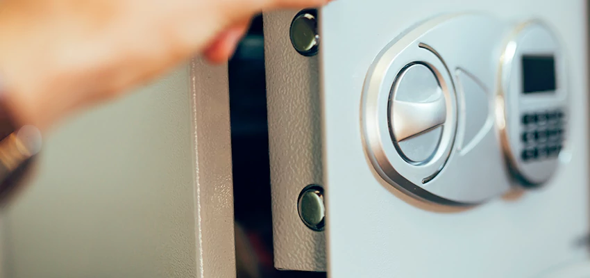 Fingerprint Safe Openers in Bellflower, CA